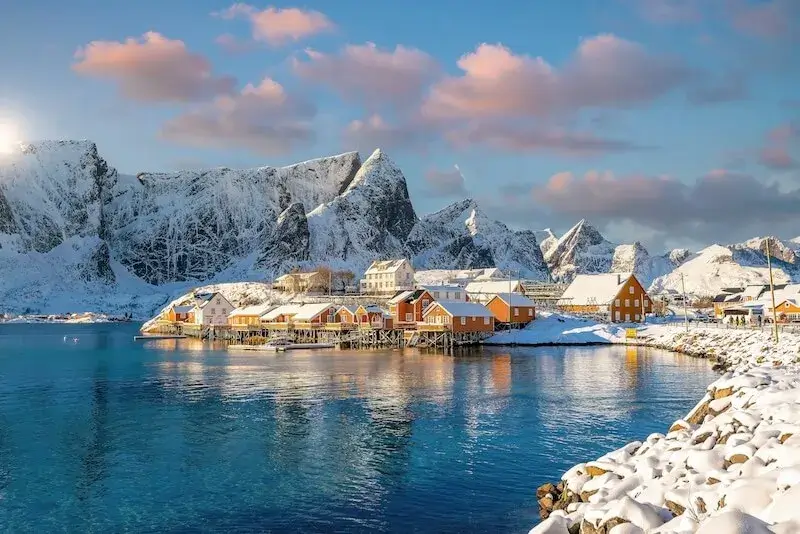 Ile ludności ma Norwegia?